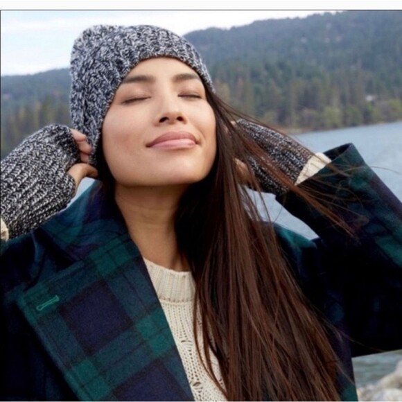 NWT Rebecca Minkoff Knit Hat and Hand Warmers, Black and White with Pom Pom - Picture 1 of 8